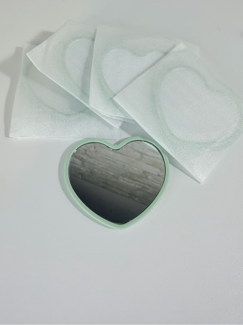 5 Pack Heart-Shaped Mini Travel Mirrors in Mint